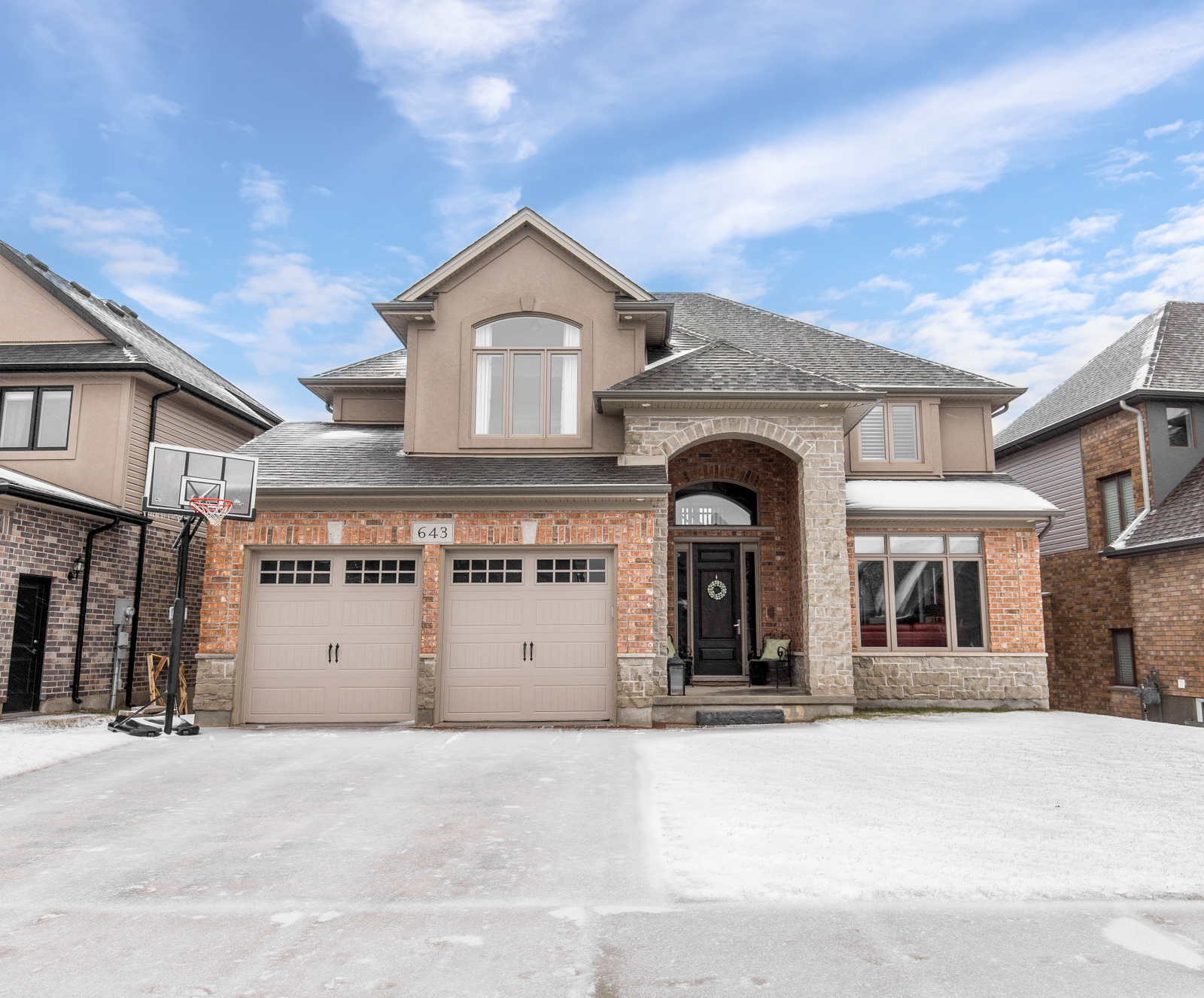 643 Eclipse Walk – SOLD - Executive enclave of Uplands North - Elevate Real Estate Group - Royal LePage Triland Realty 643 Eclipse Walk – SOLD - Executive enclave of Uplands North - Elevate Real Estate Group - Royal LePage Triland Realty
